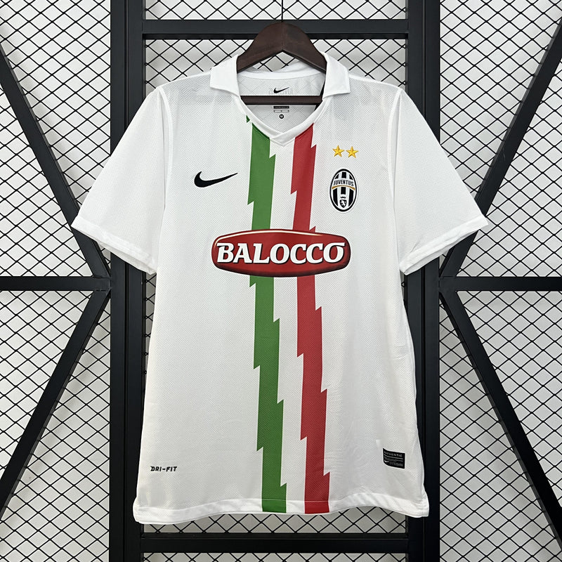 Retro Juventus 10_11 Away - Nike