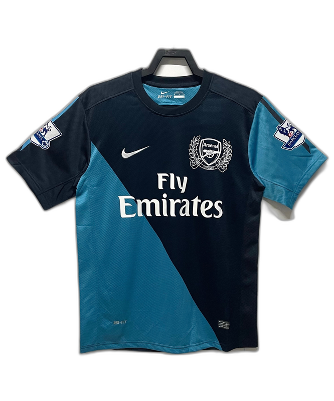 arsenal-11-12-ii-away-jersey-retro-version-1