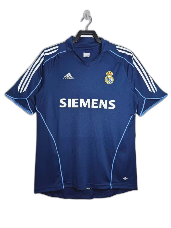 real-madrid-05-06-ii-away-jersey-retro-version-1