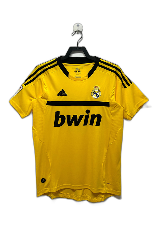 real-madrid-11-12-goalkeeper-jersey-retro-version-1